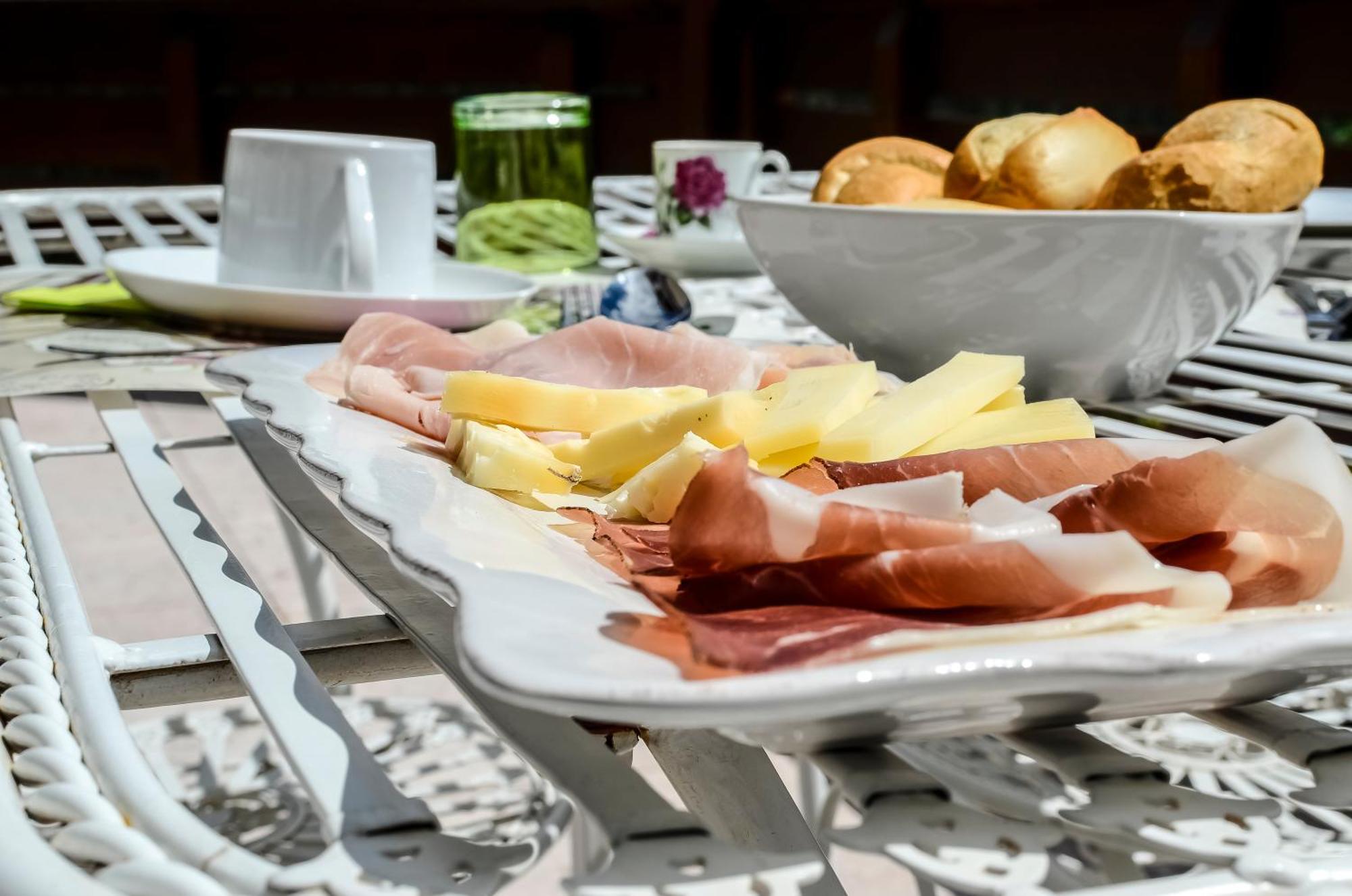 Bed and Breakfast Fra Rose E Mughi Домедже-ди-Кадоре Экстерьер фото